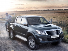 Фото Toyota Hilux Double Cab 2.8D AT №13